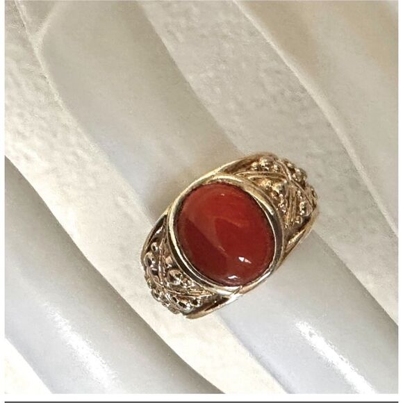 Carnelian gold tone ring - Picture 2 of 9